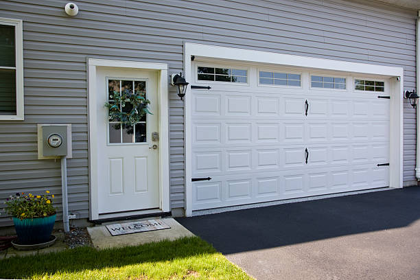 24/7 Emergency Garage Door Panel Replacement experts in Watsessing, NJ